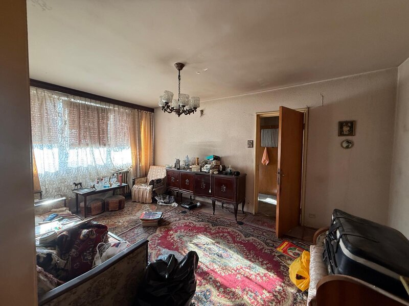 Baba Novac, Campia Libertatii, chiar la coltul parcului IOR, 2 bai