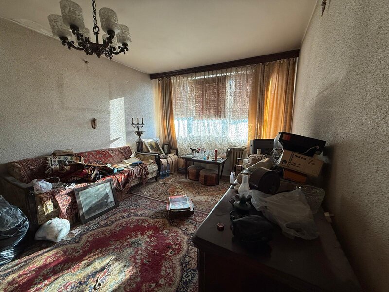 Baba Novac, Campia Libertatii, chiar la coltul parcului IOR, 2 bai